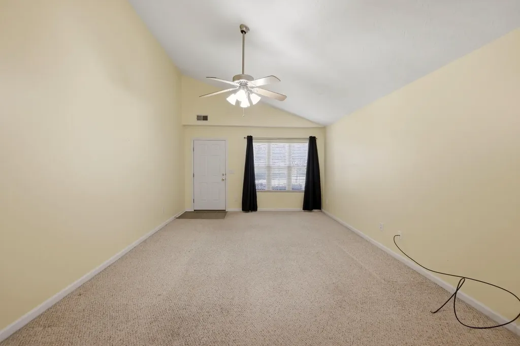 184 White Oak Trace Lexington KY 40511