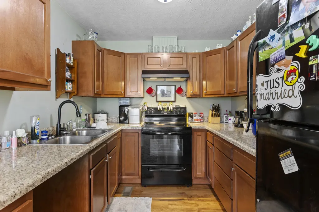 25 Winslow Clay City KY 40312