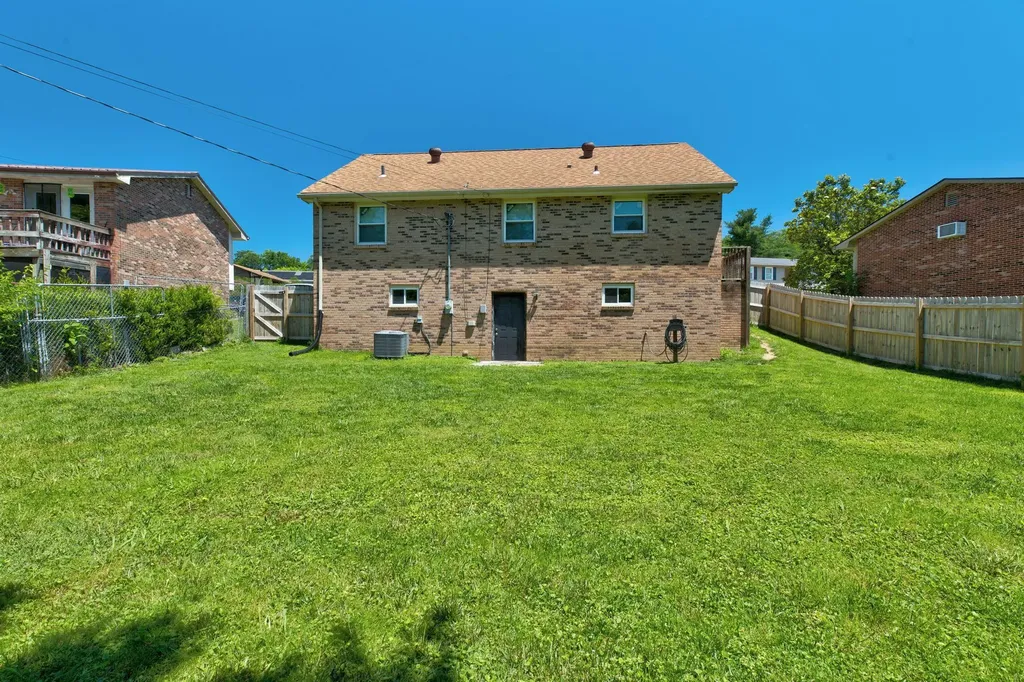 120 Tamarix Drive Mt Sterling KY 40353
