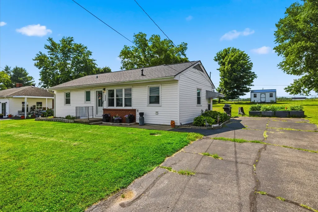334 Pleasant Hill Drive Harrodsburg KY 40330