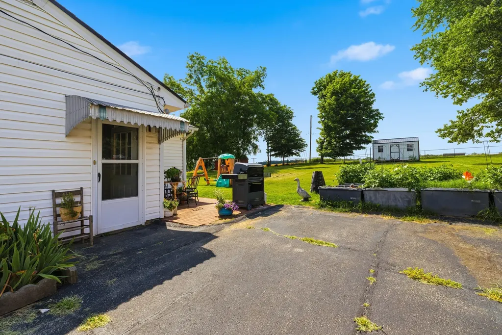334 Pleasant Hill Drive Harrodsburg KY 40330