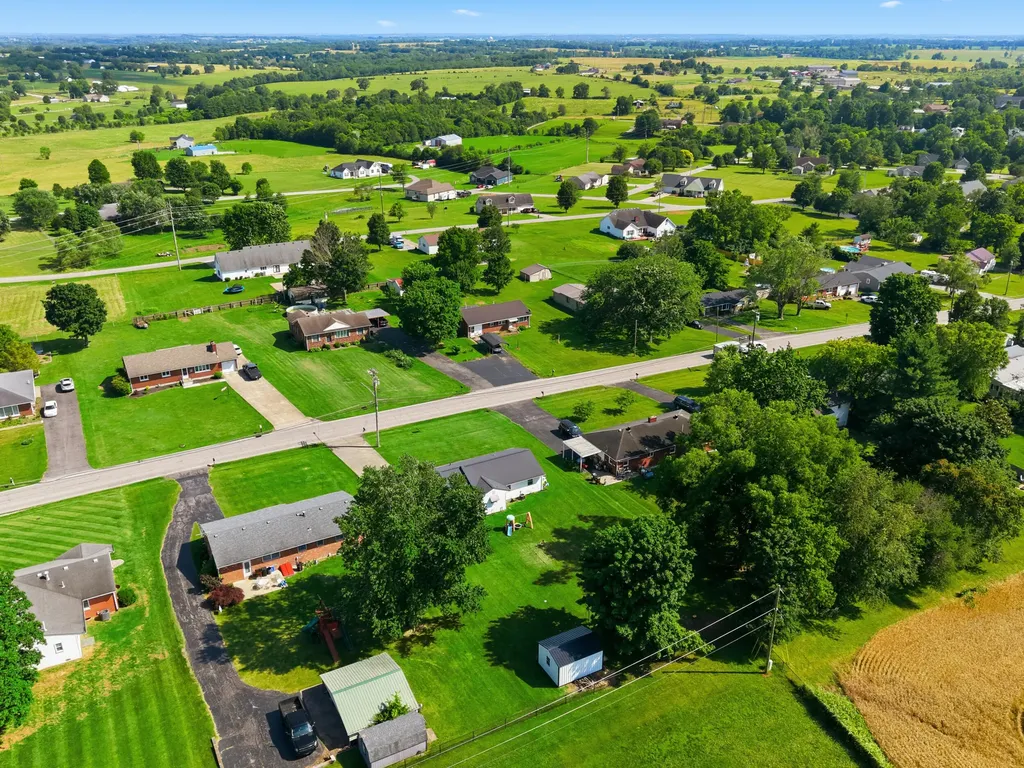 334 Pleasant Hill Drive Harrodsburg KY 40330