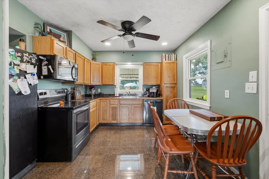 334 Pleasant Hill Drive Harrodsburg KY 40330