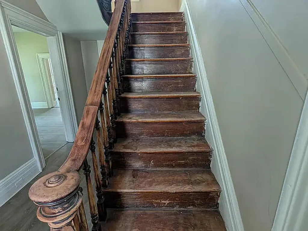 254 Mount Airy Avenue Paris KY 40361
