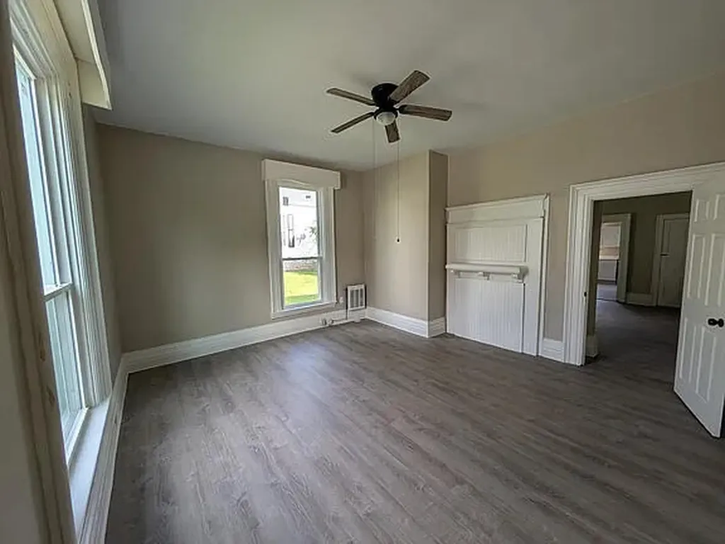 254 Mount Airy Avenue Paris KY 40361