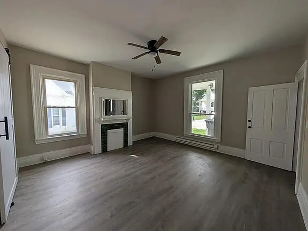 254 Mount Airy Avenue Paris KY 40361