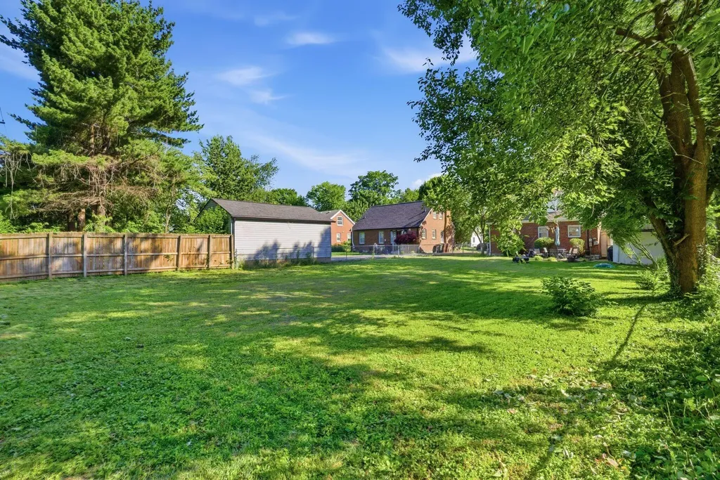 516 Rosemont Lexington KY 40503