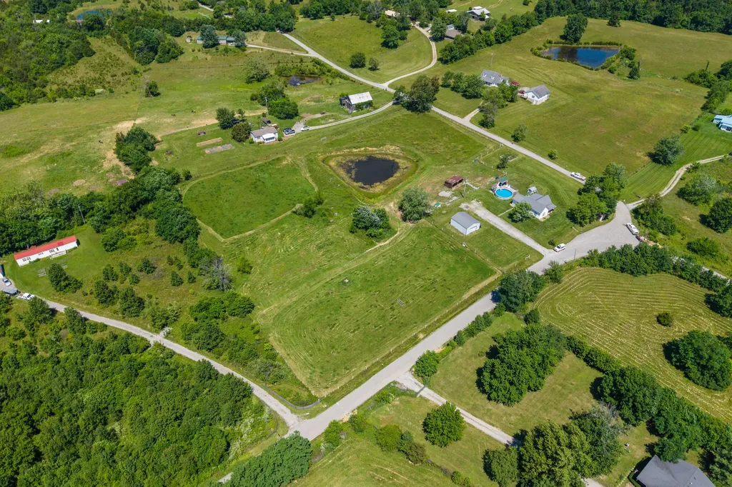 1160 Hopewell Road Harrodsburg KY 40330