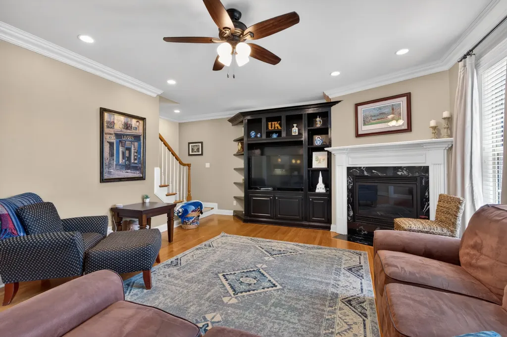 2228 Barnwell Lane Lexington KY 40513