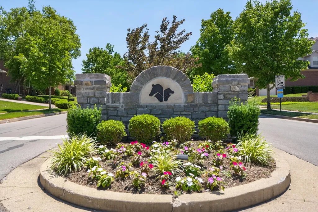 2228 Barnwell Lane Lexington KY 40513