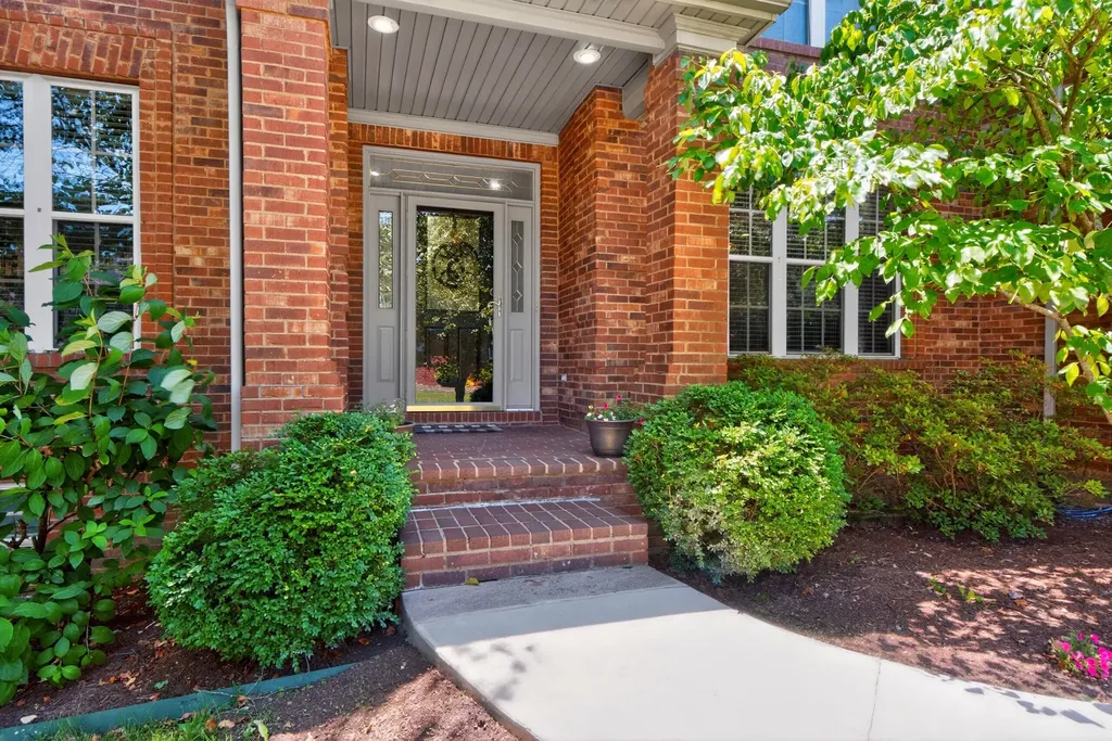 2228 Barnwell Lane Lexington KY 40513
