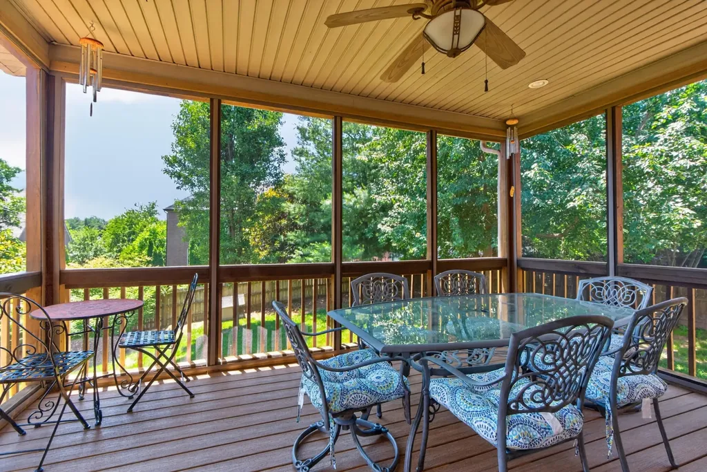 2228 Barnwell Lane Lexington KY 40513