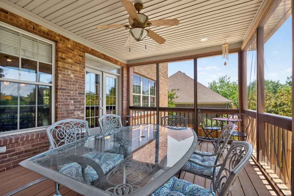 2228 Barnwell Lane Lexington KY 40513