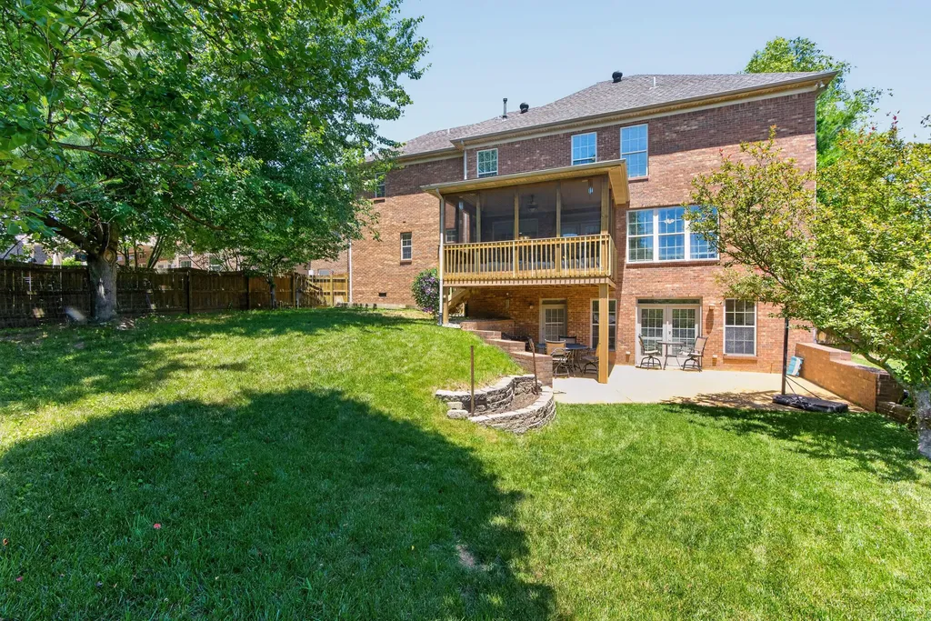 2228 Barnwell Lane Lexington KY 40513