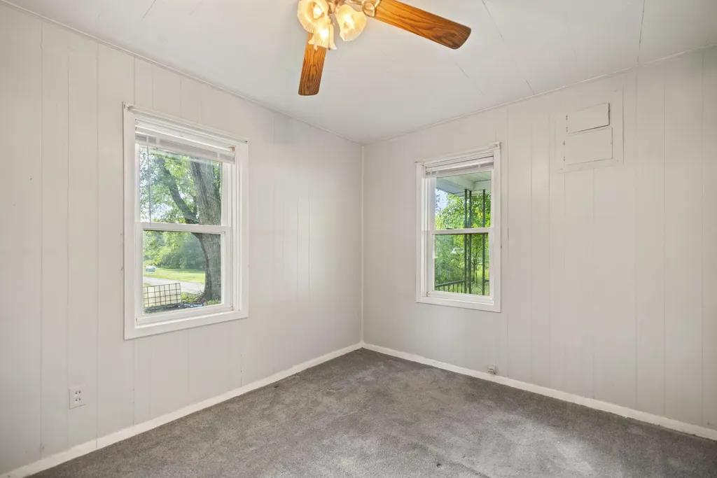 13 White Lane Vanceburg KY 41179