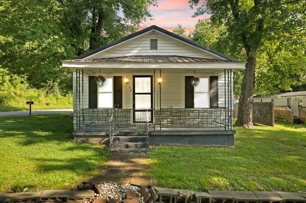 13 White Lane Vanceburg KY 41179