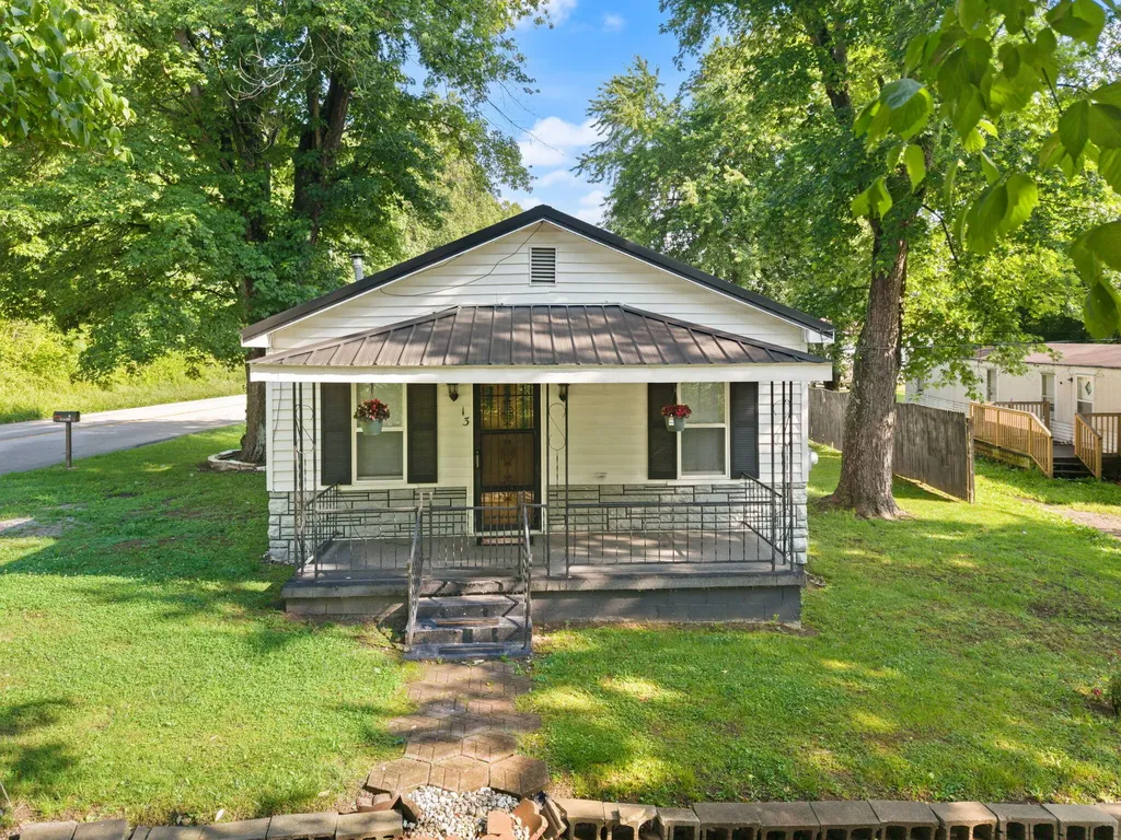 13 White Lane Vanceburg KY 41179
