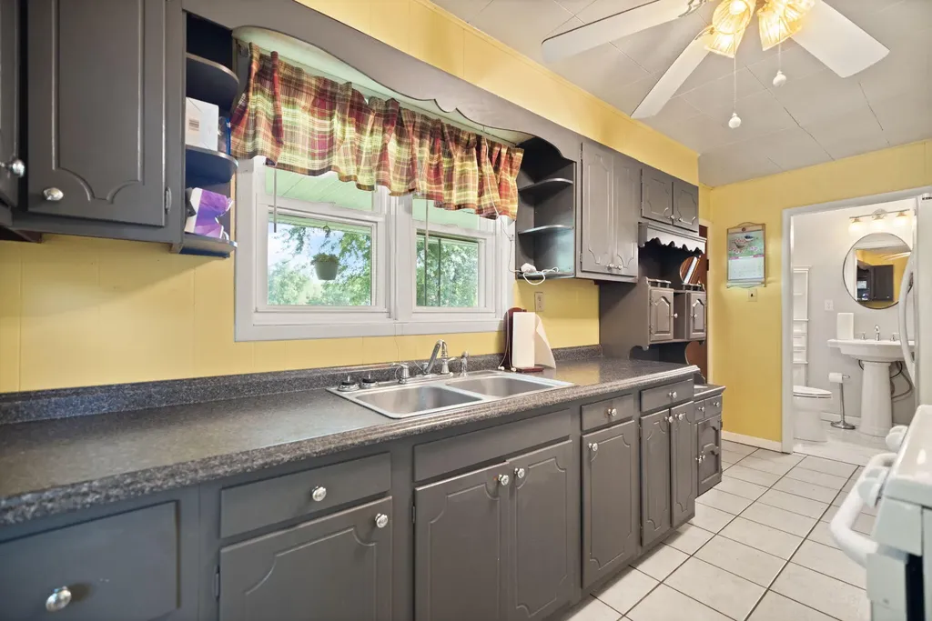 13 White Lane Vanceburg KY 41179