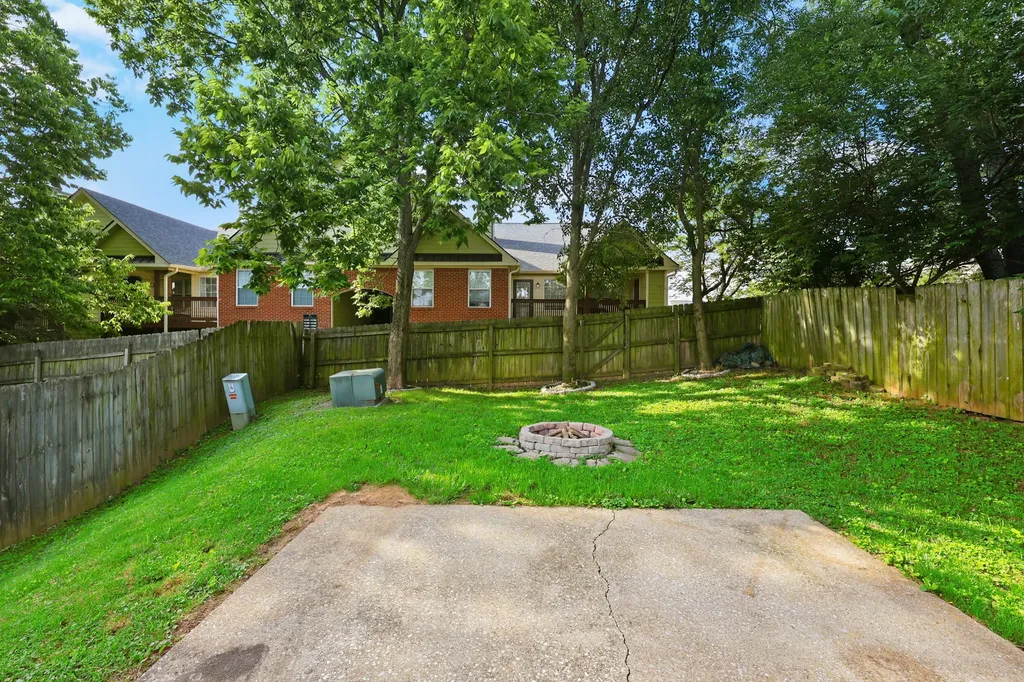 132 Ellemoor Lane Lexington KY 40515