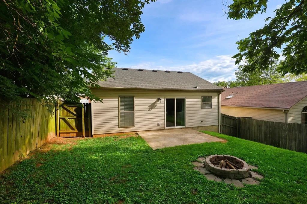 132 Ellemoor Lane Lexington KY 40515