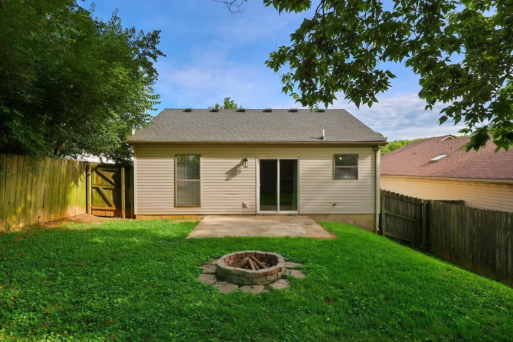 132 Ellemoor Lane Lexington KY 40515
