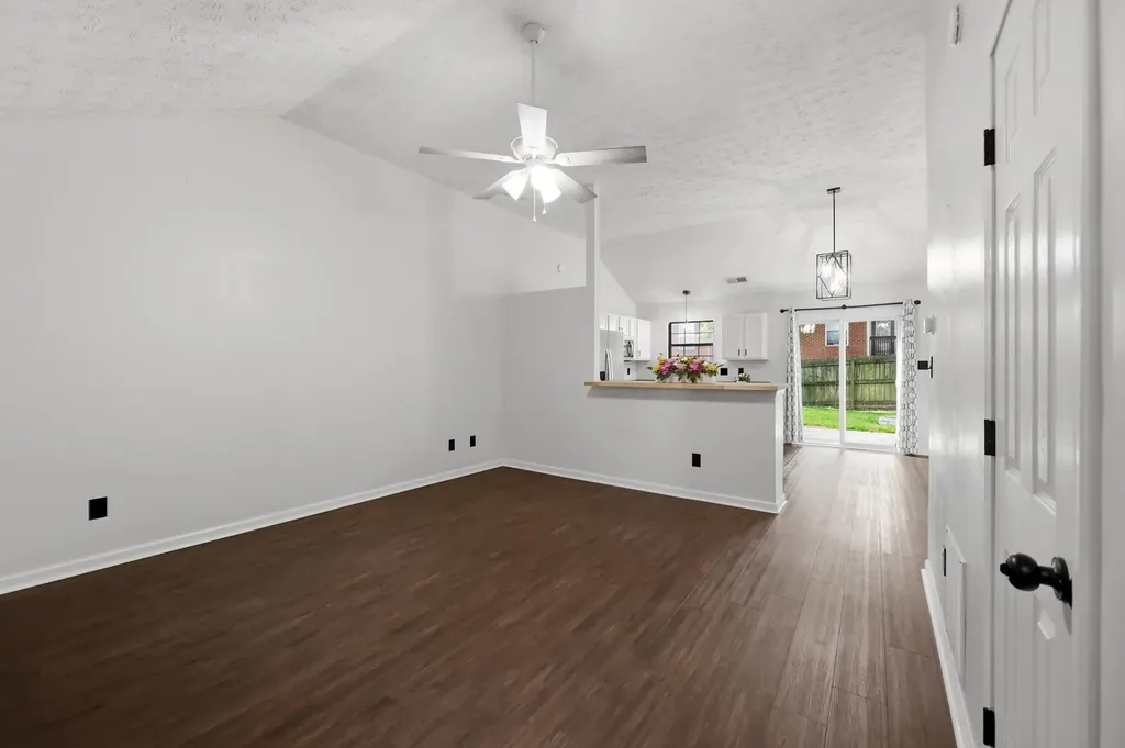 132 Ellemoor Lane Lexington KY 40515