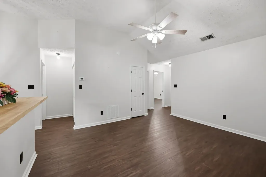 132 Ellemoor Lane Lexington KY 40515