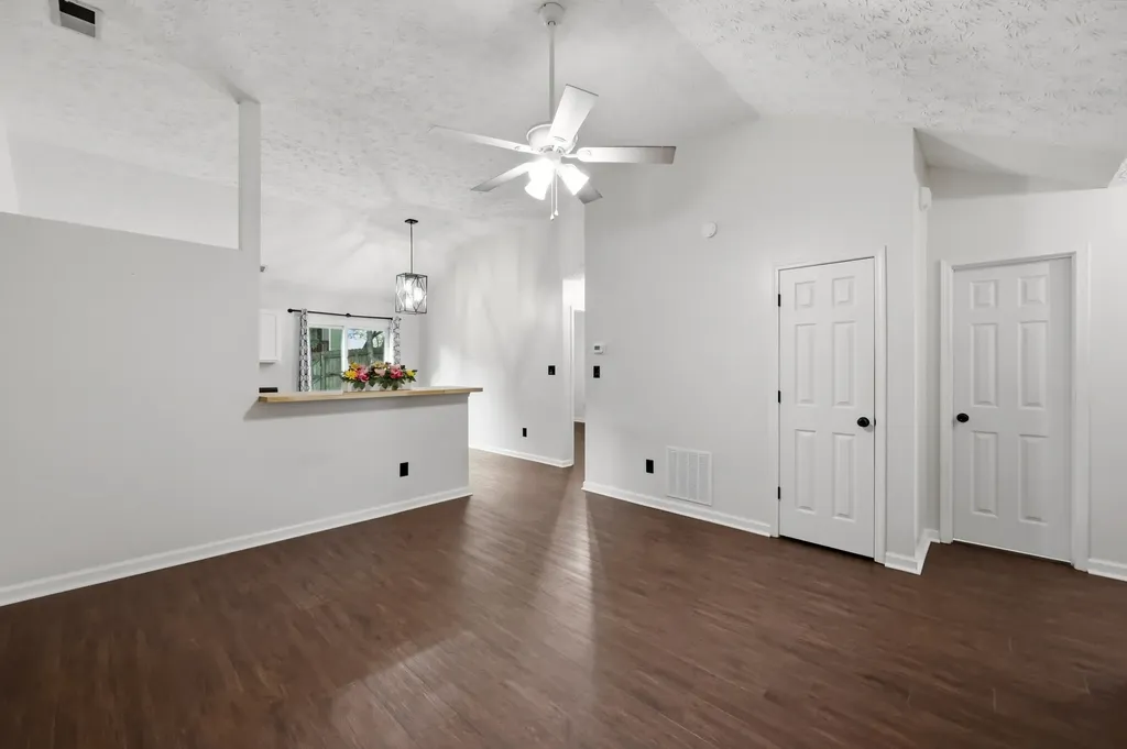 132 Ellemoor Lane Lexington KY 40515