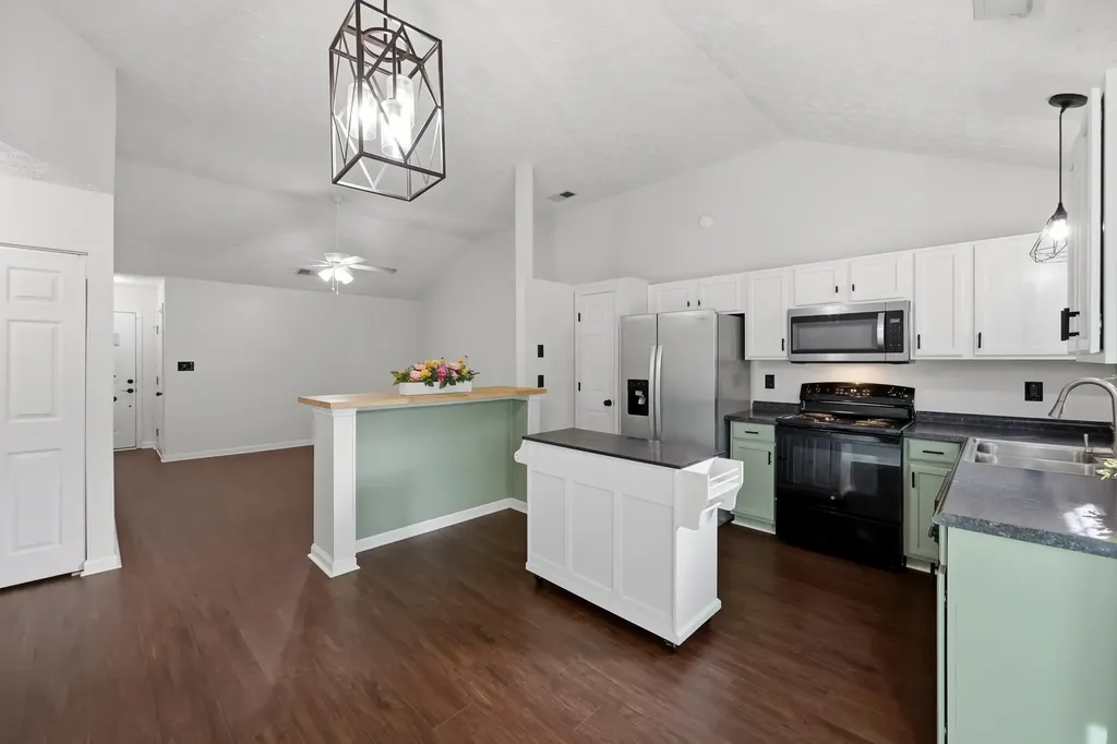 132 Ellemoor Lane Lexington KY 40515