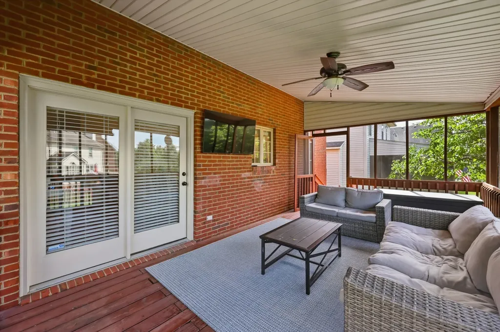 656 Emmett Creek Lane Lexington KY 40515
