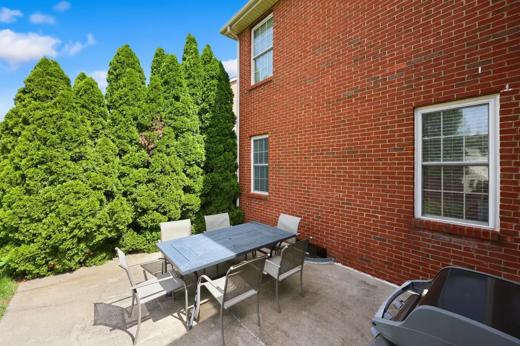 656 Emmett Creek Lane Lexington KY 40515
