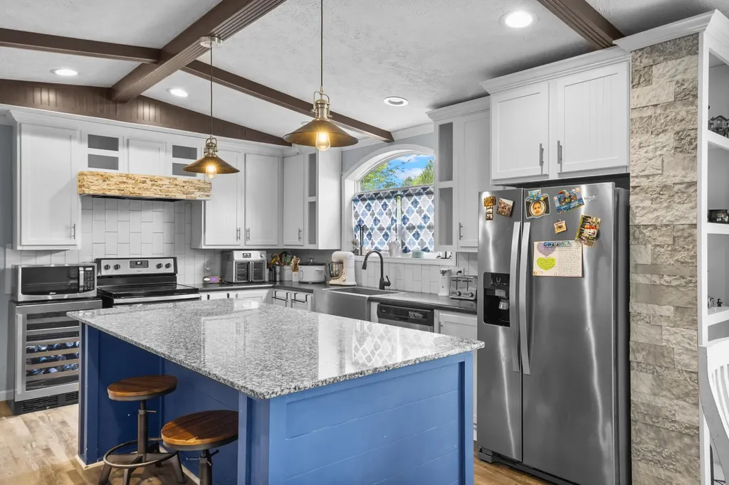 2953 Fariston Road London KY 40744