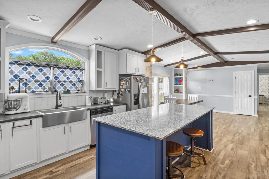 2953 Fariston Road London KY 40744