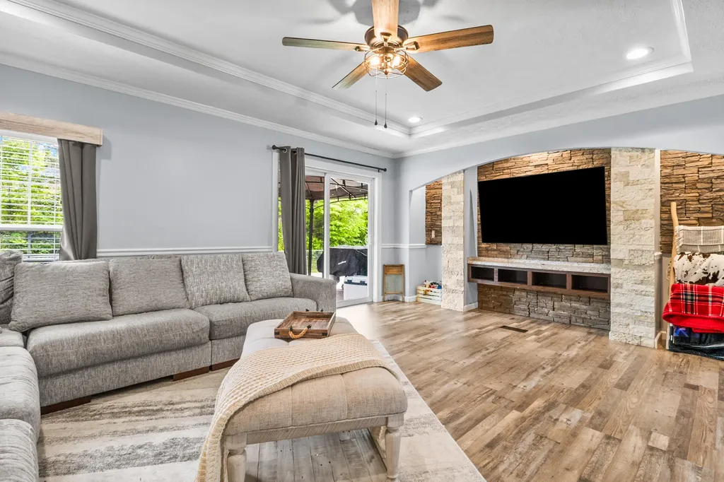 2953 Fariston Road London KY 40744