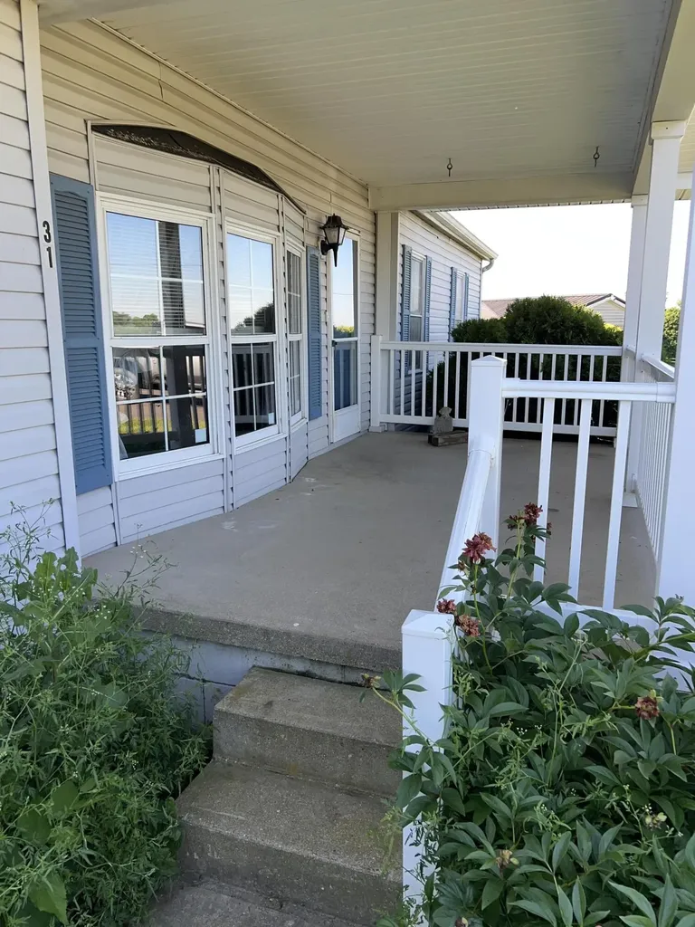 31 Ridgecrest Circle Flemingsburg KY 41041