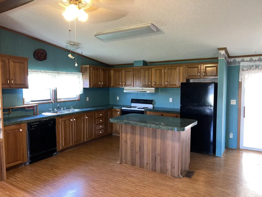 31 Ridgecrest Circle Flemingsburg KY 41041