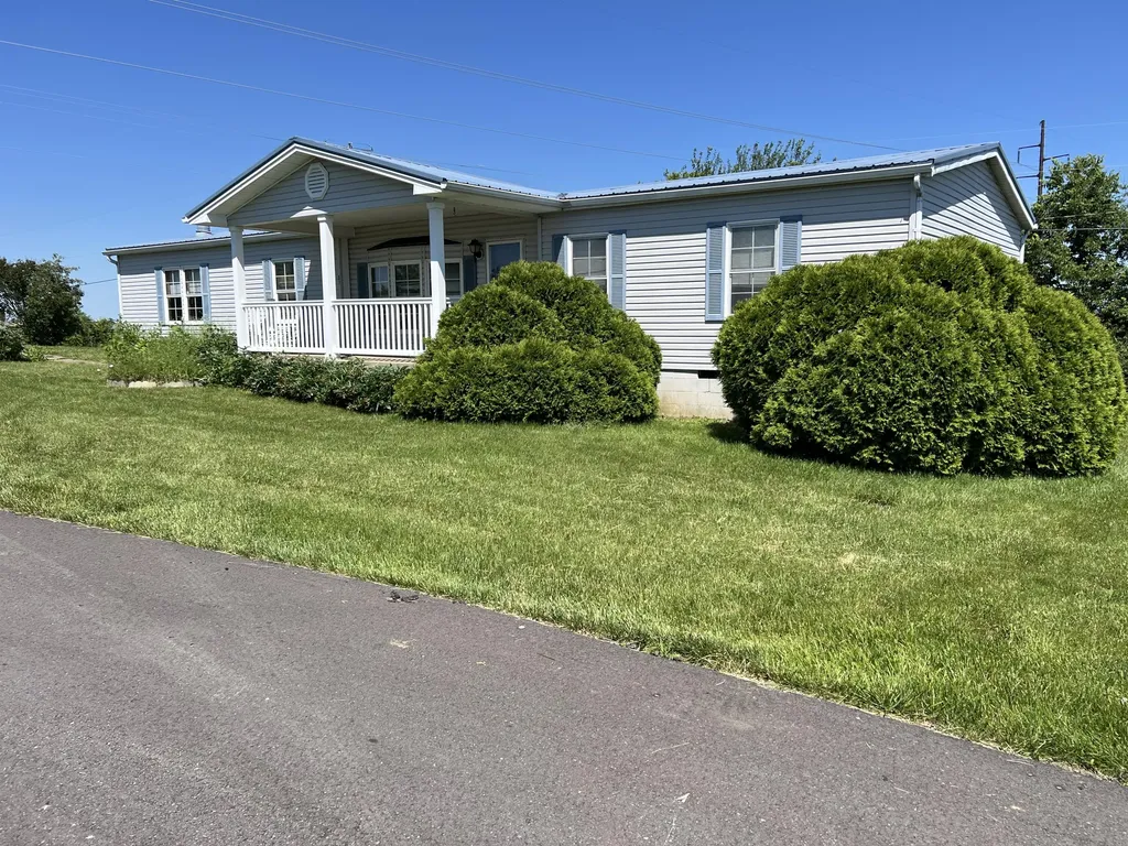 31 Ridgecrest Circle Flemingsburg KY 41041