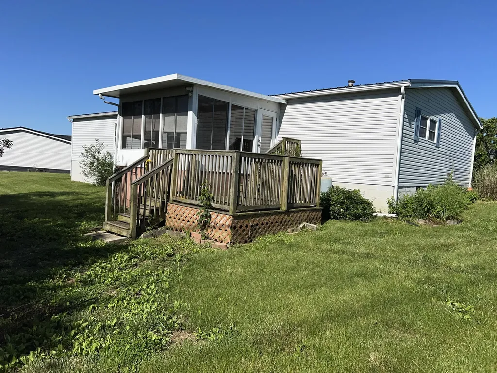 31 Ridgecrest Circle Flemingsburg KY 41041