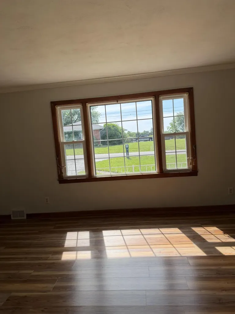 353 J F Kennedy Lane Lebanon KY 40033