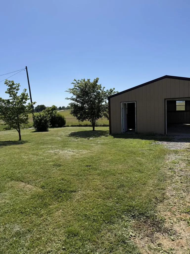 353 J F Kennedy Lane Lebanon KY 40033