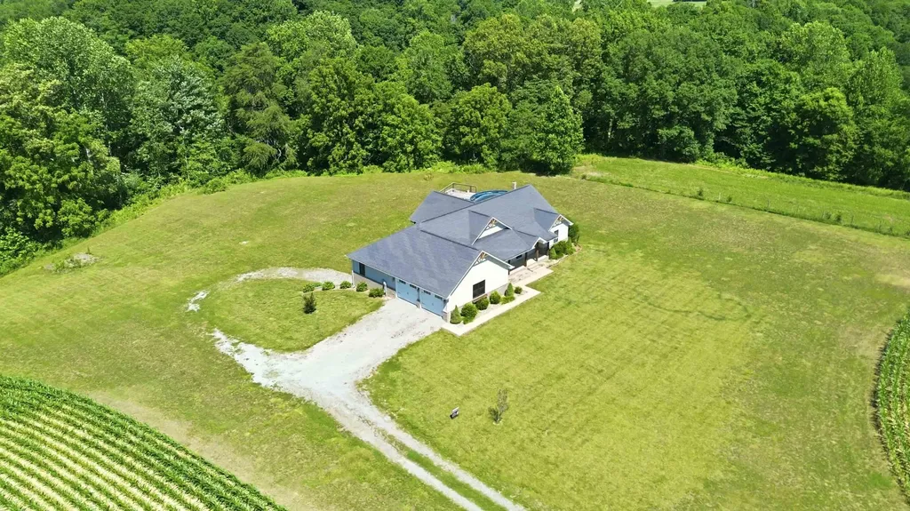 220 Davis Lane Russell Springs KY 42642