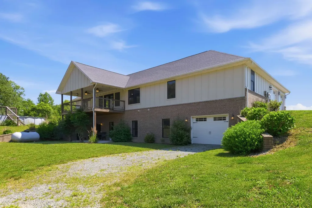 220 Davis Lane Russell Springs KY 42642