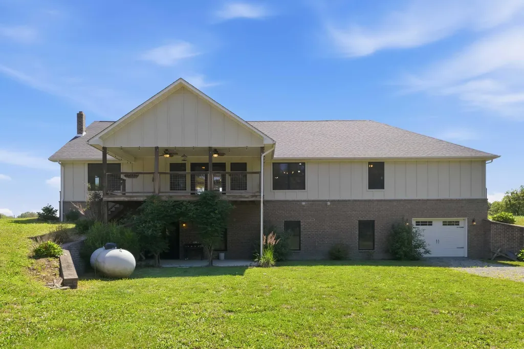 220 Davis Lane Russell Springs KY 42642