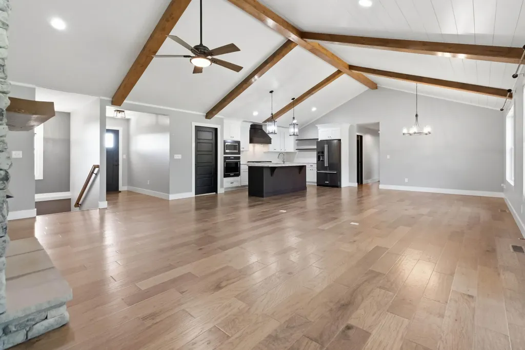 220 Davis Lane Russell Springs KY 42642
