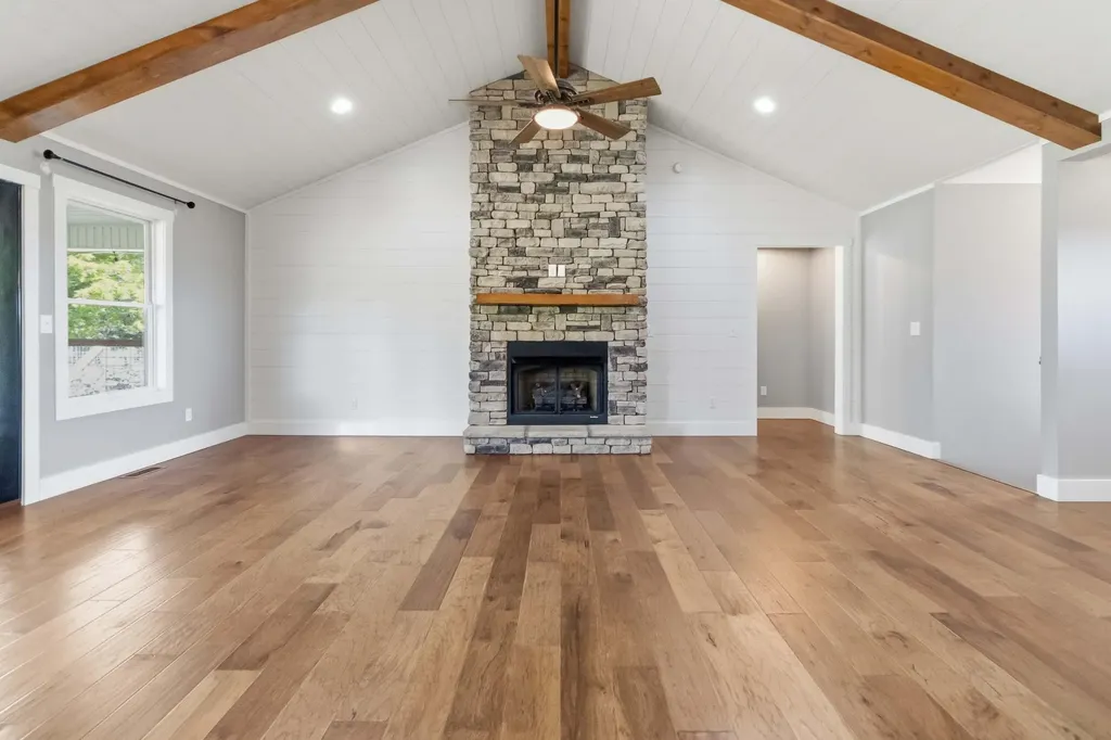 220 Davis Lane Russell Springs KY 42642