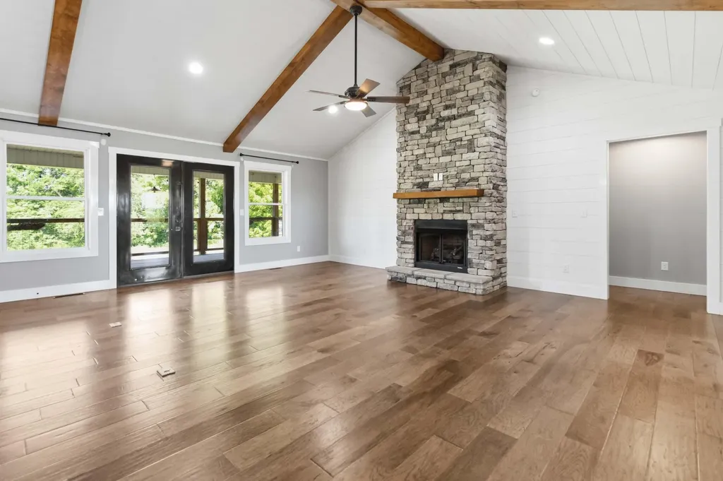 220 Davis Lane Russell Springs KY 42642