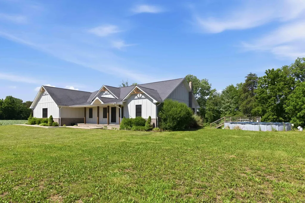 220 Davis Lane Russell Springs KY 42642
