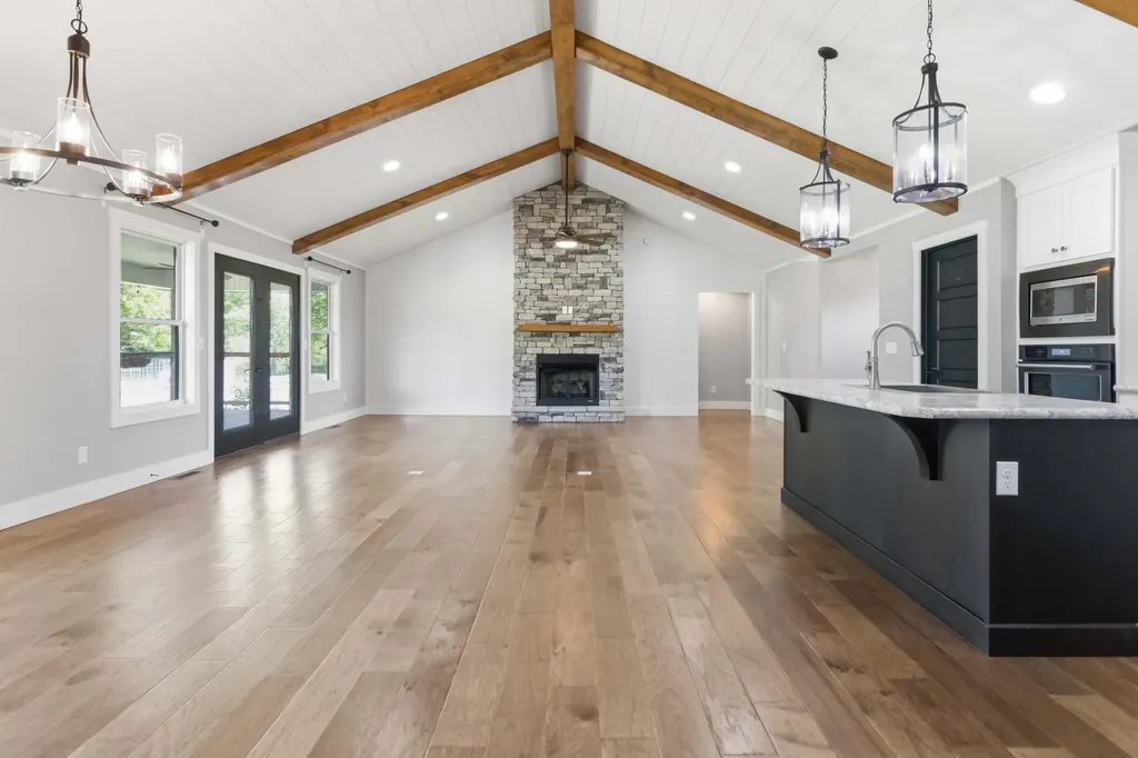 220 Davis Lane Russell Springs KY 42642