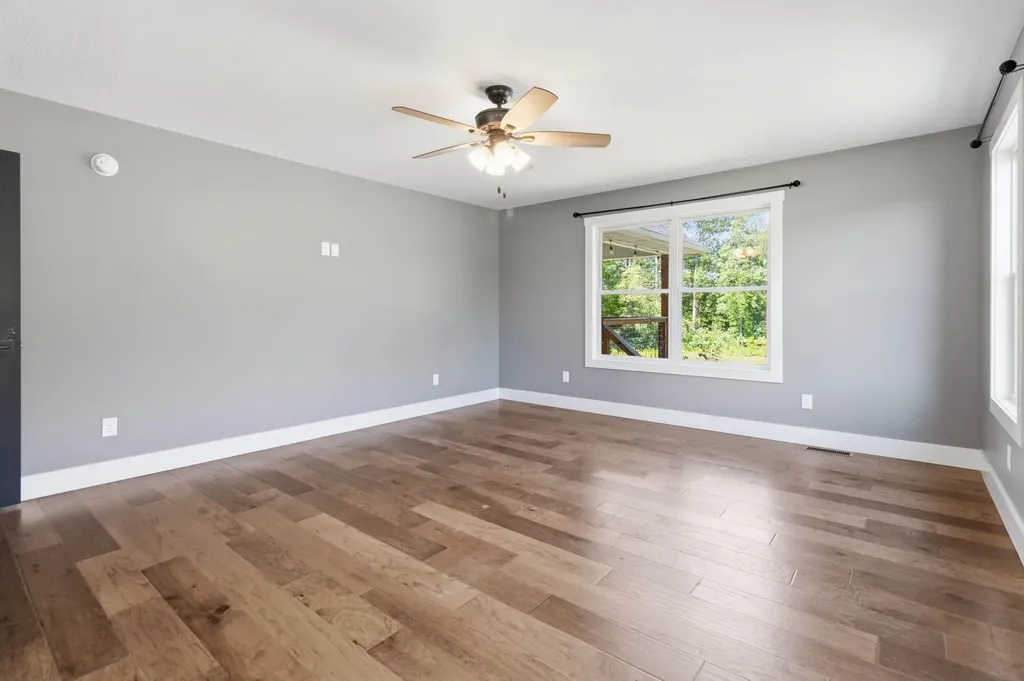 220 Davis Lane Russell Springs KY 42642