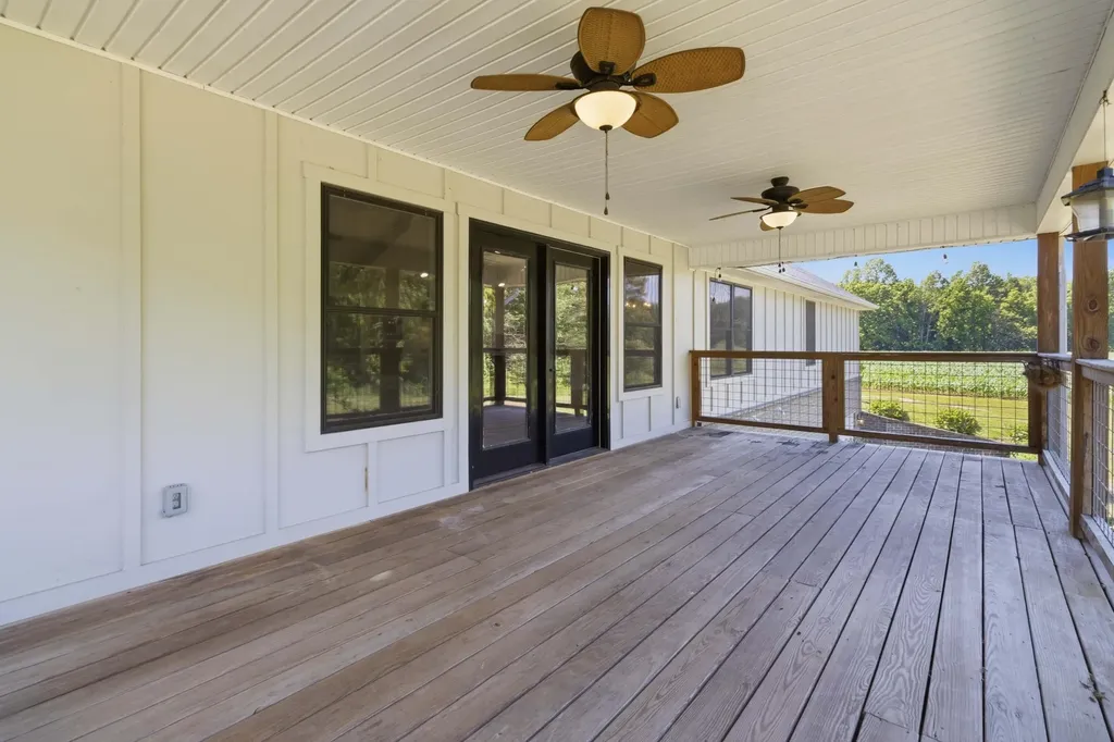 220 Davis Lane Russell Springs KY 42642
